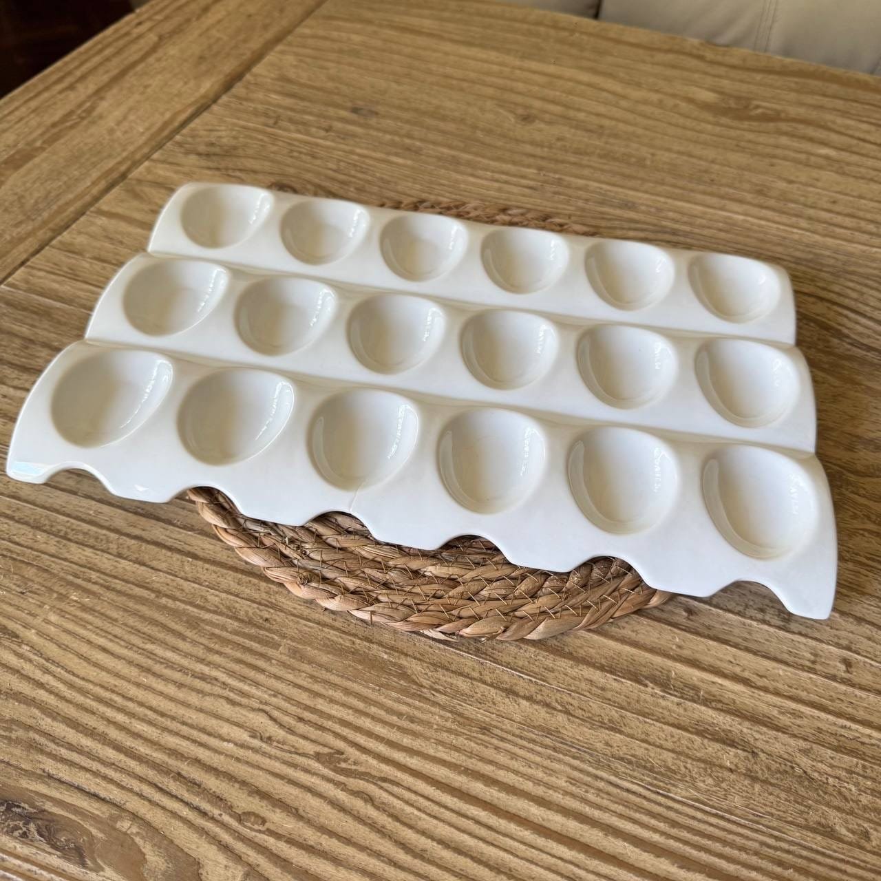 Huevera de cerámica x18 ESTILO DECO