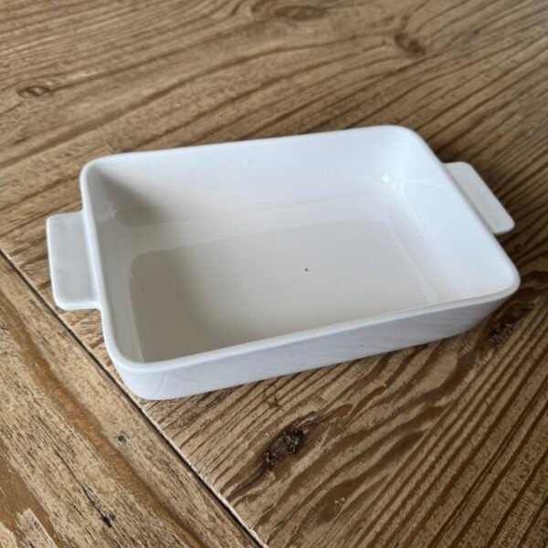 Asadera de cerámica blanca individual