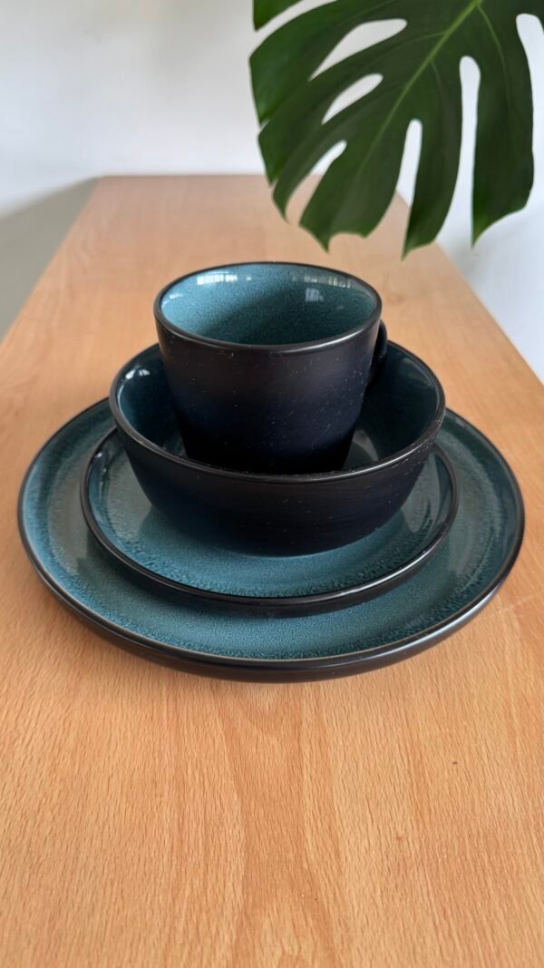 Juego de vajilla Eclipse Azul 16 piezas