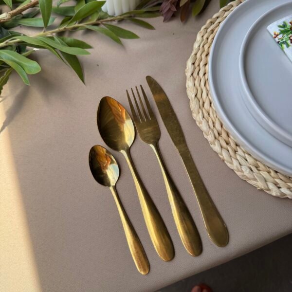 Set de cubiertos Gold 16 piezas
