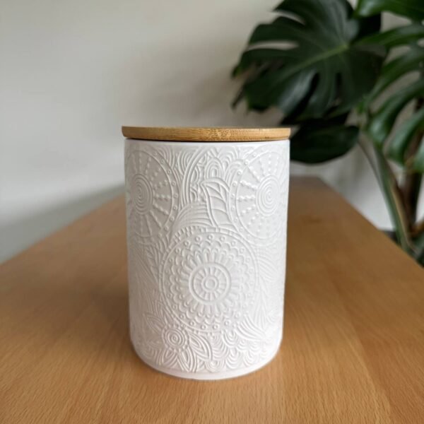 Frasco de ceramica labrado con tapa Bambu